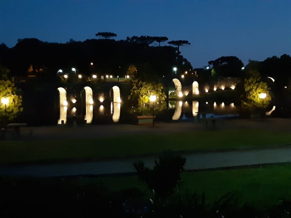 Nova iluminação nos Arcos da Praça