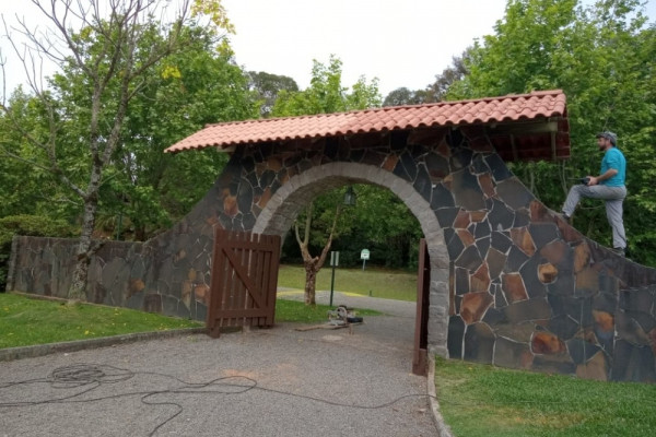 Reforma dos telhados de acesso ao parque