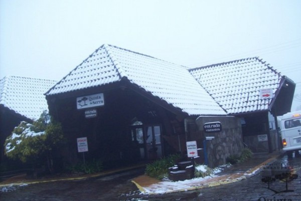 A Neve embelezou ainda mais Canela e o Quinta da Serra